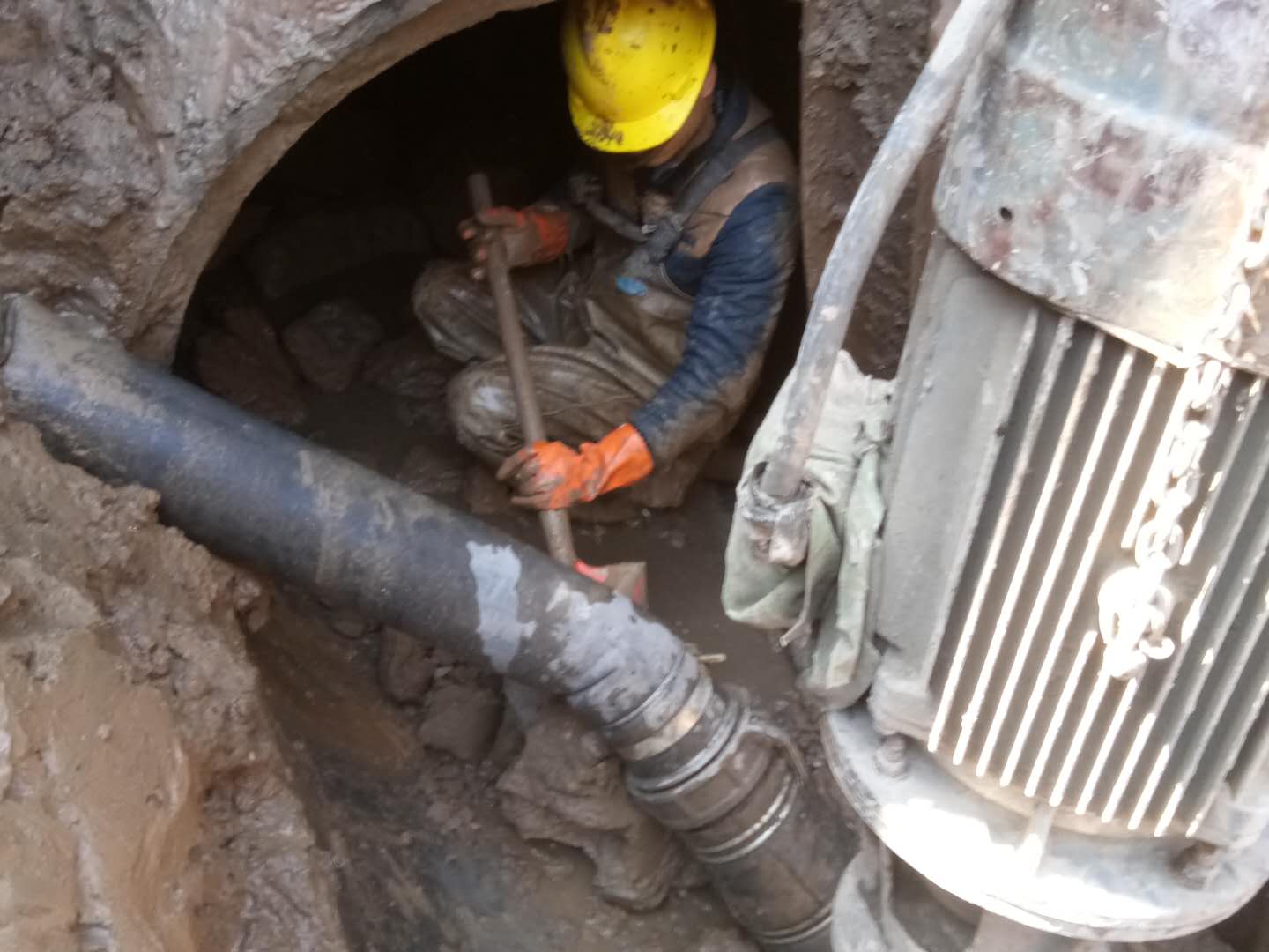 畜禽良种场管道清淤